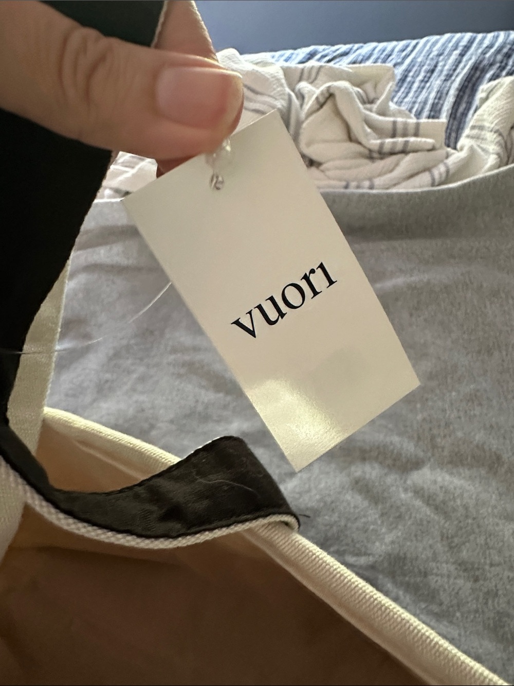 Vuori Cream and Black Canvas Tote with Exterior Pocket - Picture 4 of 4